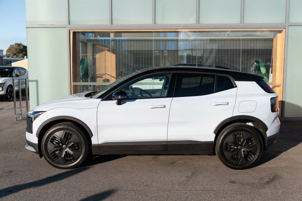 2026 Volvo EX30 Cross Country  Ultra Twin Motor Performance SUV Image 7
