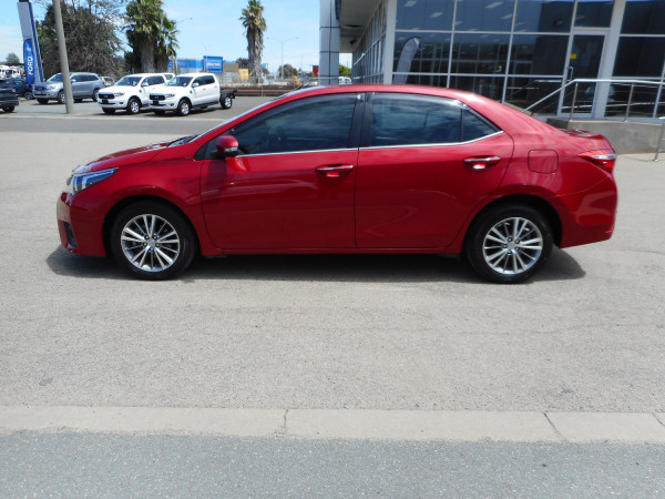 2014 Toyota Corolla ZRE172R SX Sedan Image 5