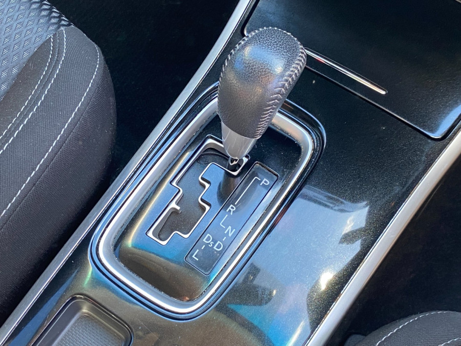 2019 Mitsubishi Outlander ZL ES SUV Image 17