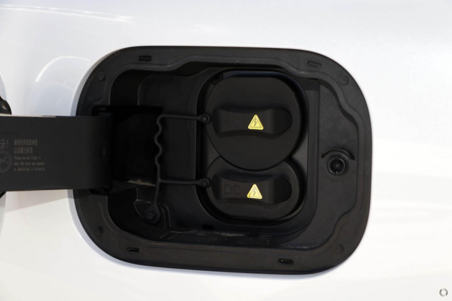2025 GWM Ora ES11 Standard Range Hatch Image 12