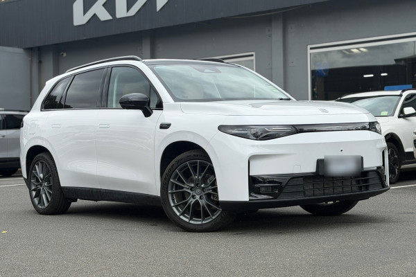 2025 Leapmotor C10 B11 REEV Ultra Hybrid Design Wagon Image 1