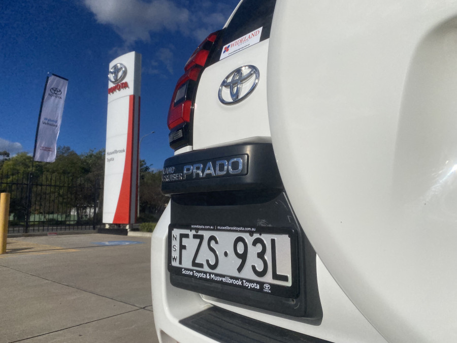 2018 Toyota LandCruiser Prado GDJ150R GXL SUV Image 21