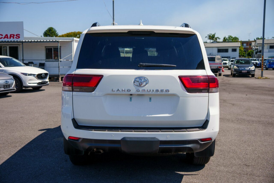 2024 Toyota LandCruiser FJA300R GXL SUV Image 3