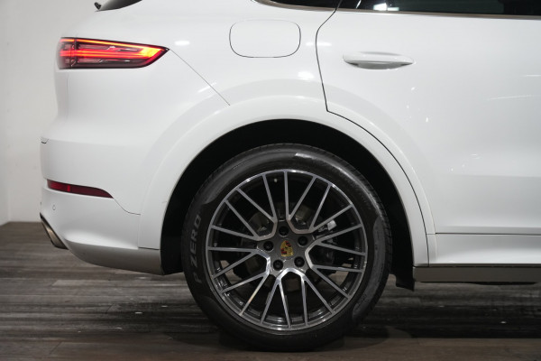 2018 Porsche Cayenne SUV Image 6