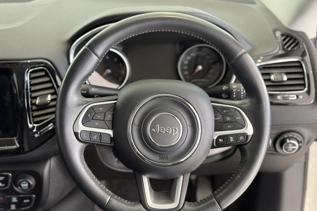 2020 Jeep Compass M6 Limited SUV Image 13