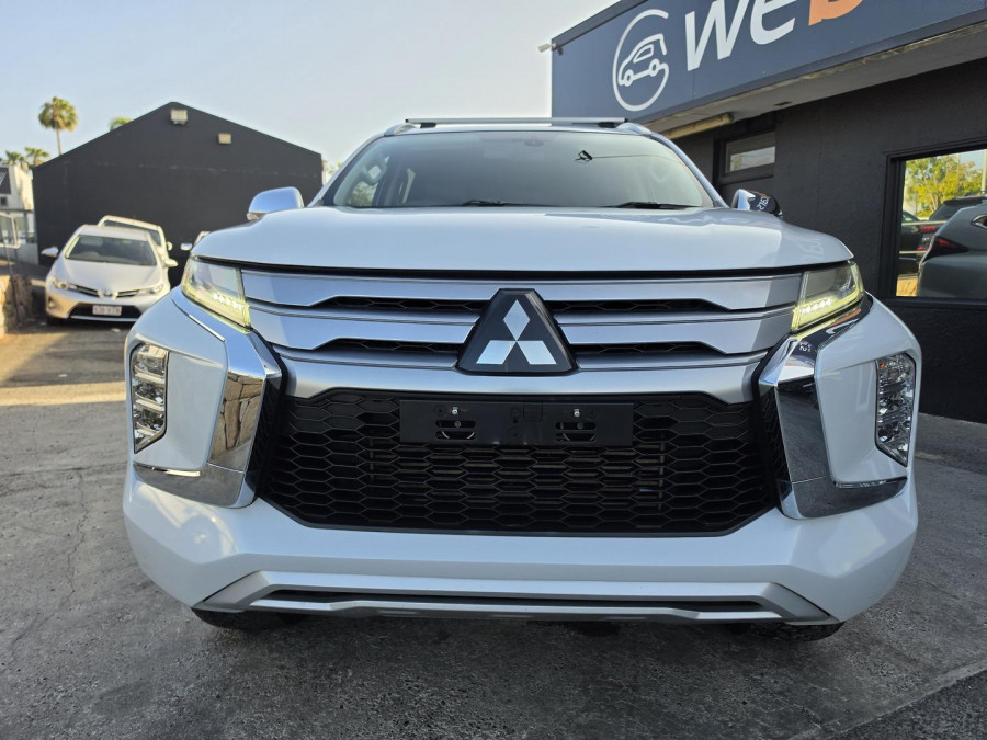 2020 Mitsubishi Pajero Sport QE GLS SUV Image 6
