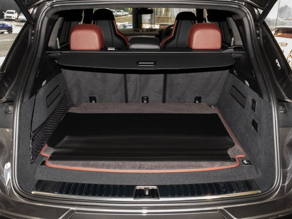 2024 MY25 Porsche Cayenne Turbo E-Hybrid SUV image 18