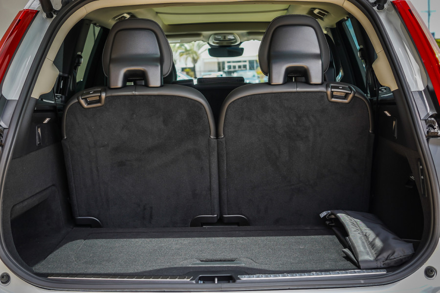 2024 MY25 Volvo XC90 L Series Ultra T8 Plug-In Hybrid SUV Image 10
