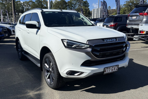 2022 MY23 Isuzu MU-X RJ LS-T SUV Image 3