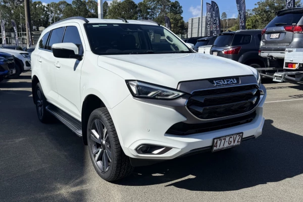 2022 MY23 Isuzu MU-X RJ LS-T SUV Image 3