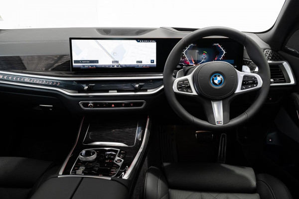 2025 BMW X5 G05 LCI xDrive50e M Sport SUV image 9