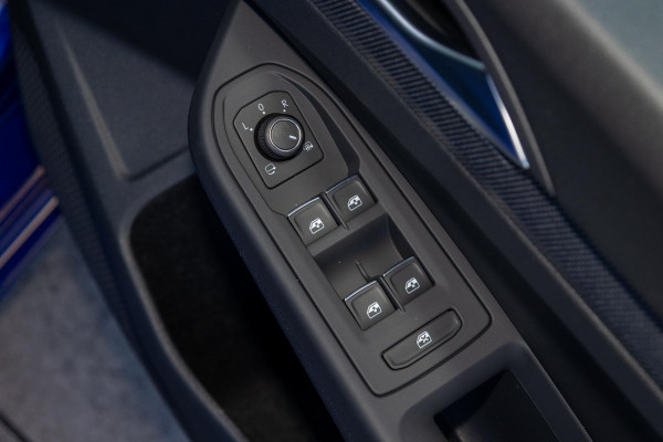 2026 MY25 Volkswagen Golf 8.5 R Hatch Image 15