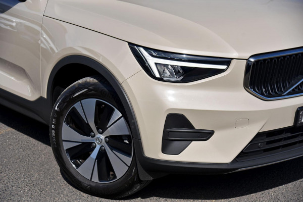 2024 MY25 Volvo XC40 XZ Plus B4 SUV Image 2