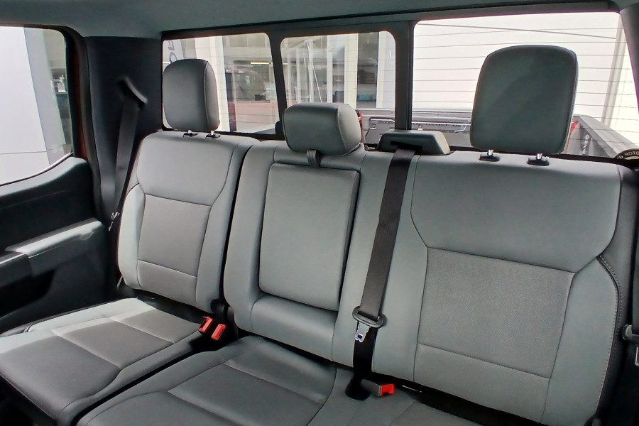 2023 Ford F-150 No Series Lariat Dual Cab Image 12