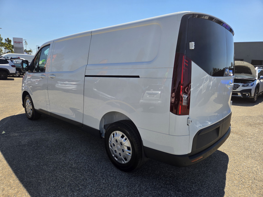 2026 LDV Deliver 7 Van Image 5