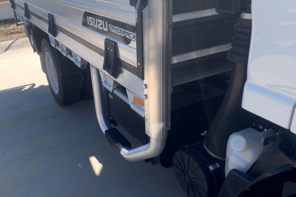 2025 Isuzu  NPR 45/65-175 MT D28 TRADE TRADEPACK Tray Image 8