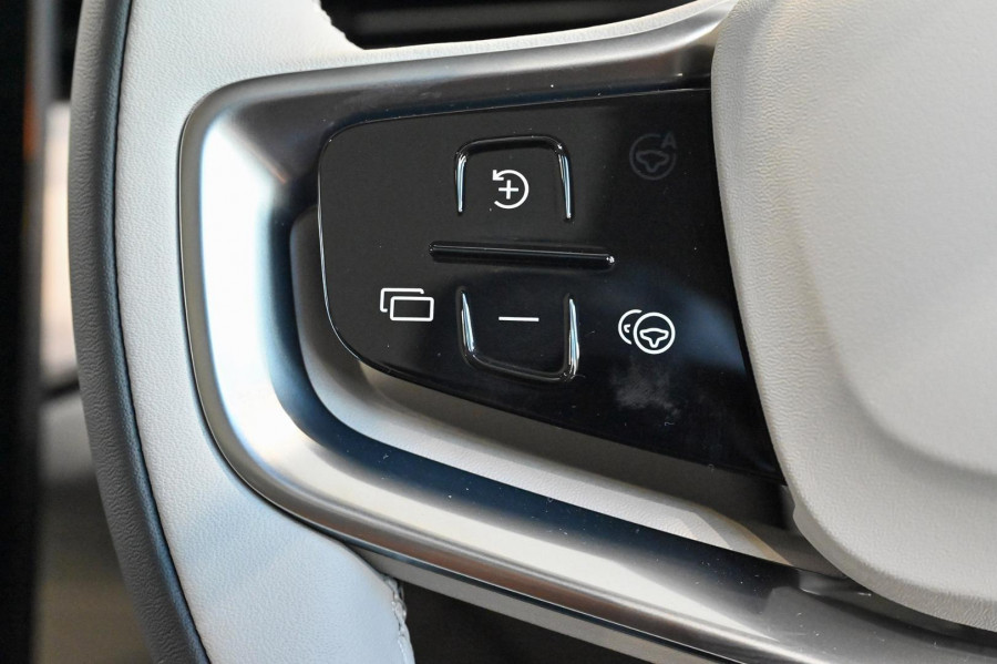 2026 Volvo ES90  Ultra Single Motor Sedan Image 16
