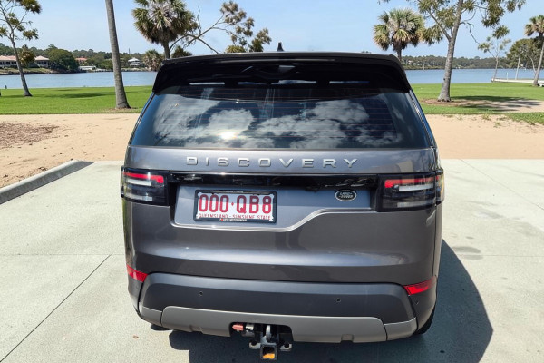 2017 Land Rover Discovery Series 5 SE SUV Image 6