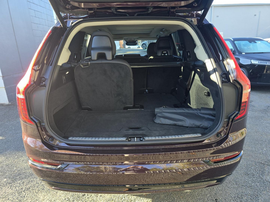 2026 Volvo XC90 L Series Ultra B5 Dark SUV Image 9