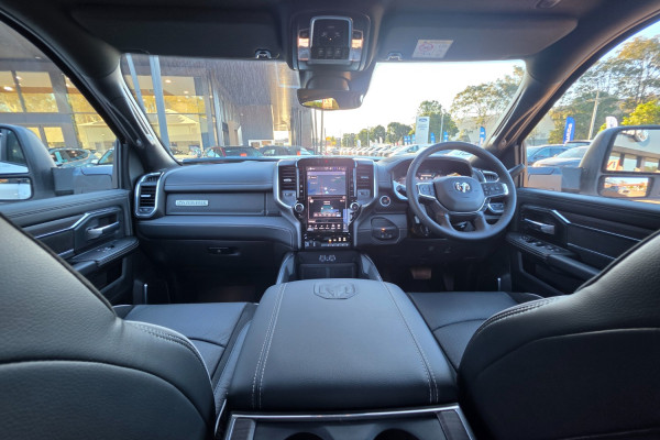 2026 Ram 2500 DJ Laramie Dual Cab Image 19