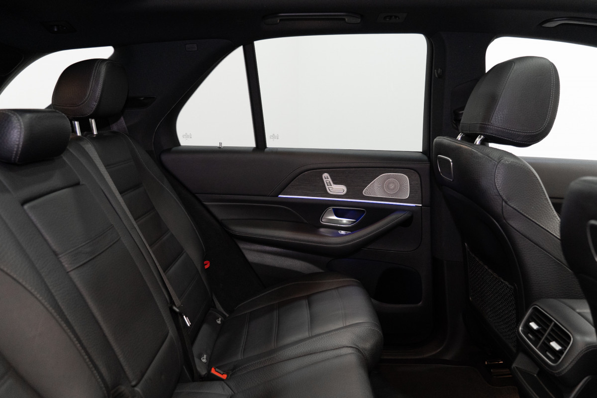 2019 Mercedes-Benz Gle 300 D 4matic SUV Image 3