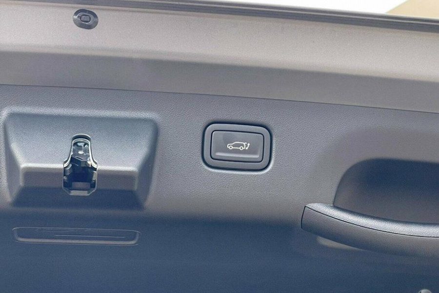 2025 Hyundai KONA SX2.V2 PREMIUM SUV Image 8