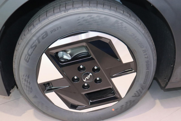 2026 MY27 Kia EV3 SV Air Long Range SUV Image 6