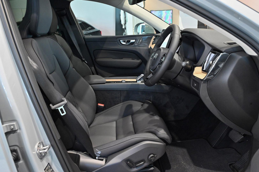 2025 MY26 Volvo XC60 UZ Plus B5 Bright SUV Image 14