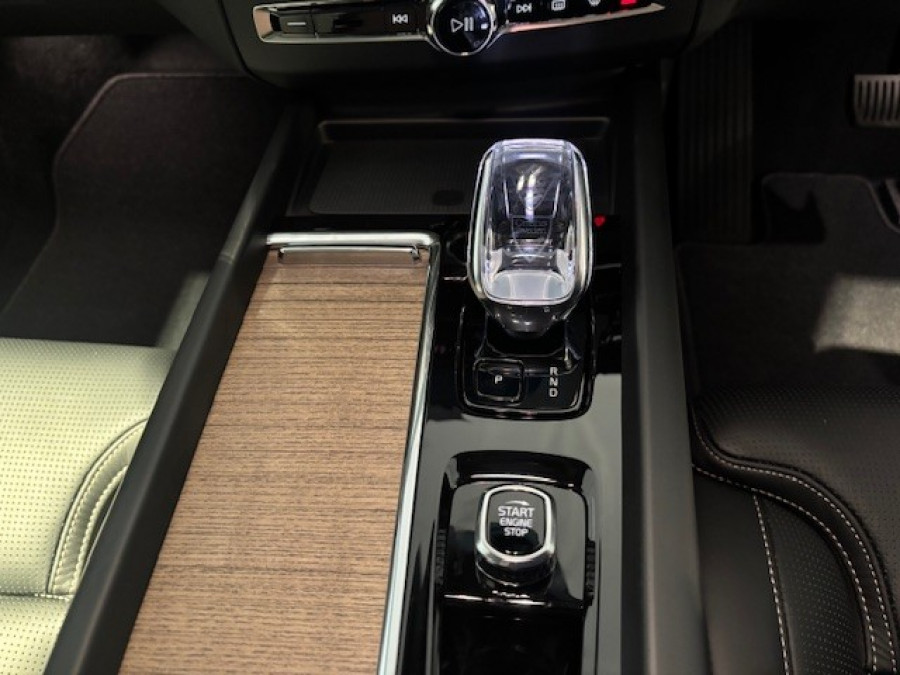 2026 Volvo XC60 UZ Ultra B5 Dark SUV Image 15