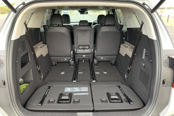 2026 Kia Carnival KA4 PE GT-Line HEV People Mover Image 11