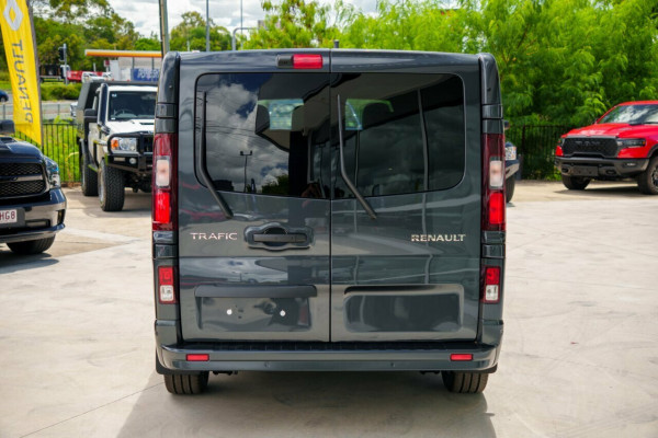 2026 Renault Trafic X82 Crew Lifestyle Van Image 3