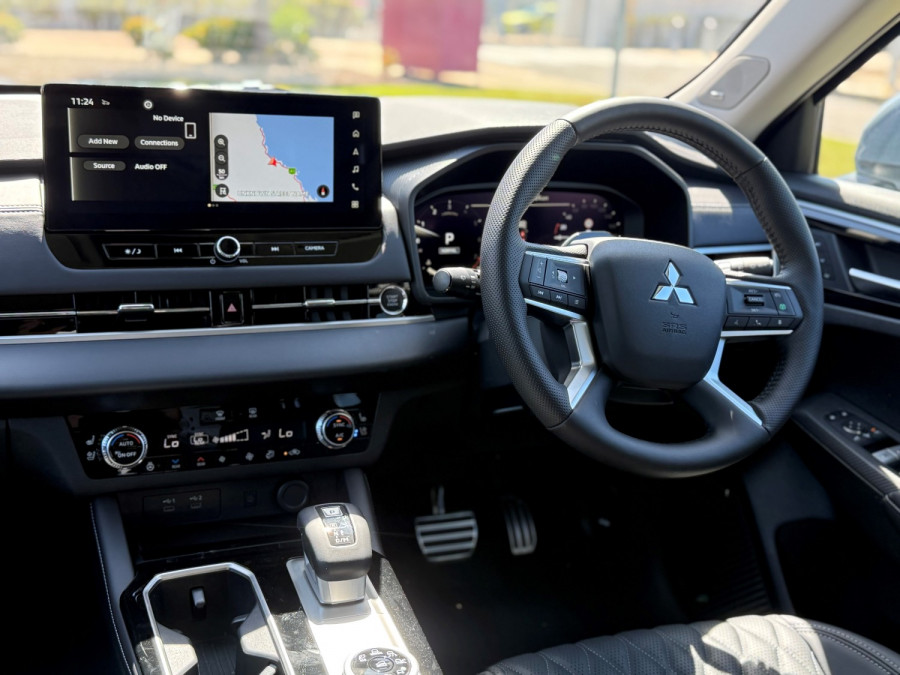 2025 Mitsubishi Outlander ZM Exceed SUV Image 12