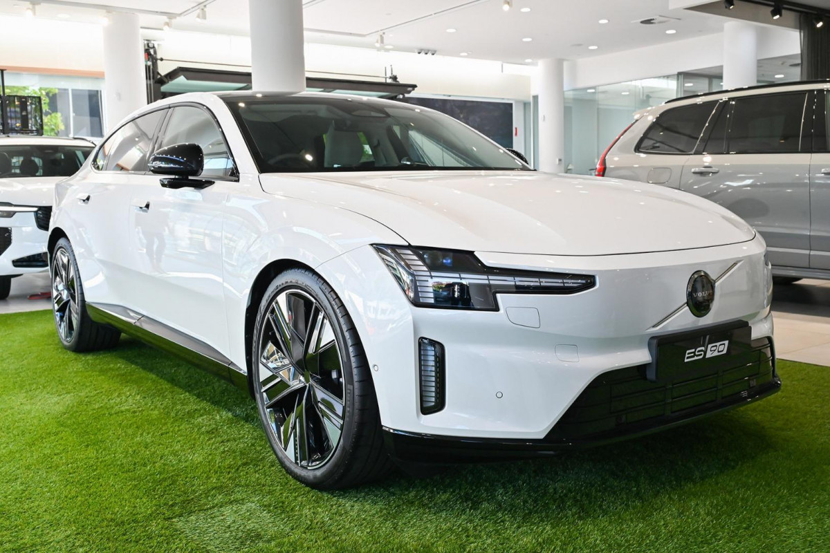 2026 Volvo ES90  Ultra Single Motor Sedan