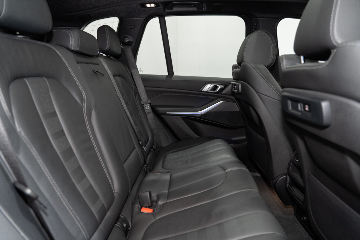 2022 BMW X5 Xdrive30d SUV Image 3