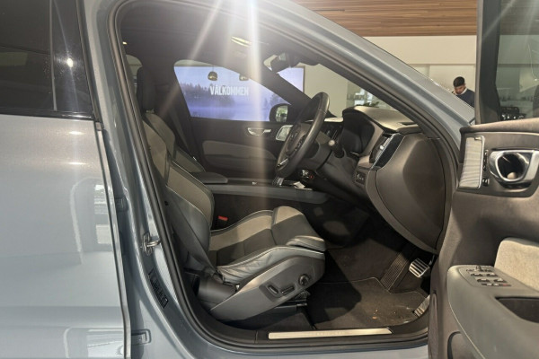 2022 Volvo XC60 UZ Recharge Plug-In Hybrid SUV Image 18