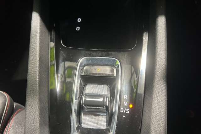 2022 Skoda Octavia NX RS Sedan Image 20