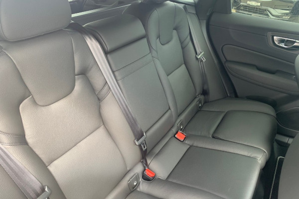 2020 Volvo XC60 UZ D5 R-Design Suv Image 5