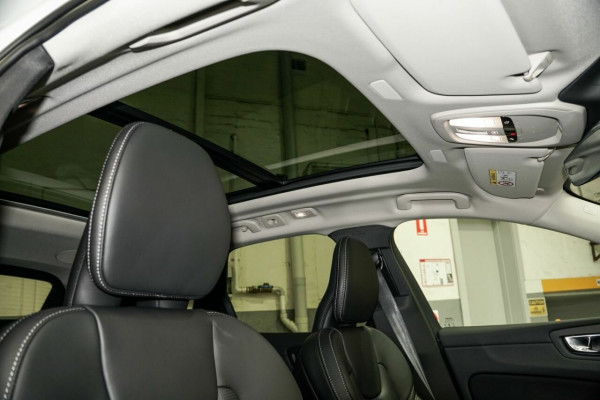 2026 Volvo XC60 UZ Ultra B5 Dark SUV Image 14