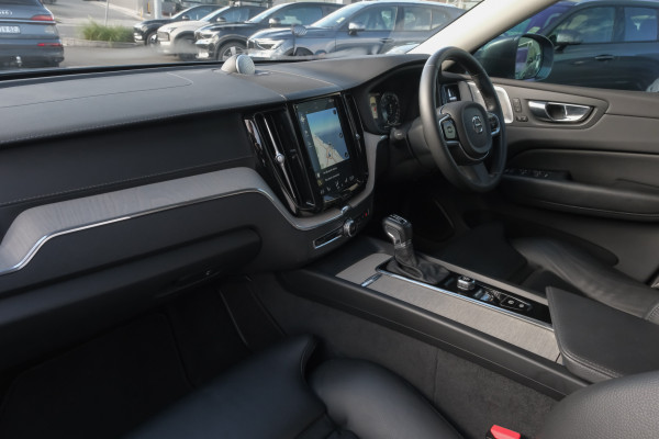 2020 Volvo XC60 UZ T5 SUV Image 8
