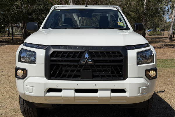 2026 Mitsubishi Triton MV  GLX Cab Chassis Image 2