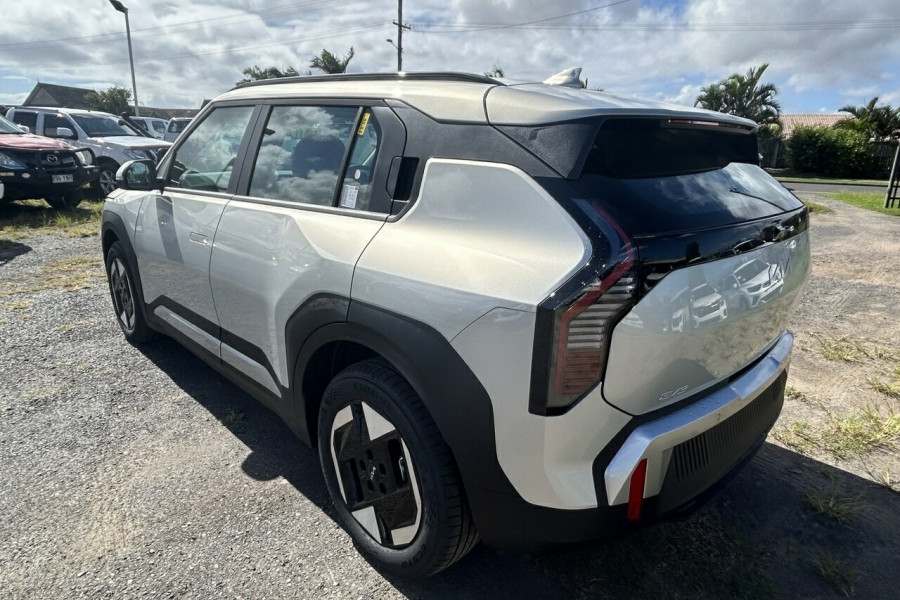 2025 Kia EV3 SV Air Standard Range SUV Image 8