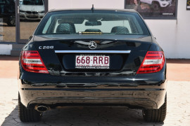 2011 Mercedes-Benz C-class W204 MY11 C200 BlueEFFICIENCY Sedan Image 4
