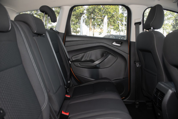 2017 Ford Escape SUV image 10