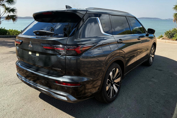 2025 Mitsubishi Outlander ZM Exceed SUV Image 6