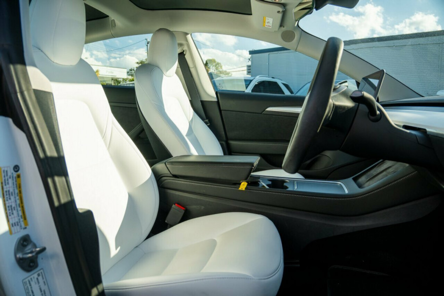 2021 Tesla Model 3  Standard Range Plus Sedan Image 19