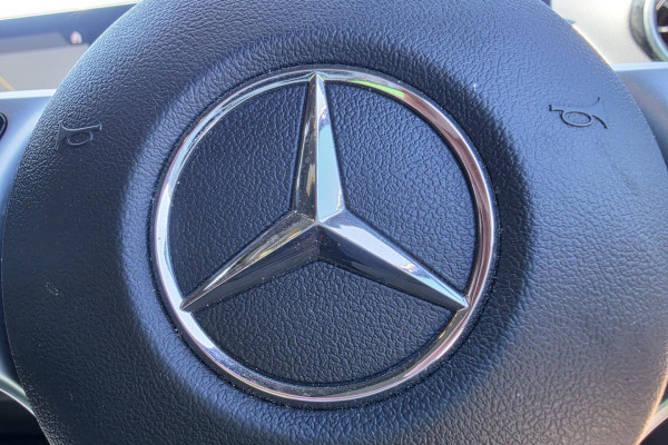 2020 Mercedes-Benz GLB-Class X247 GLB200 SUV Image 23