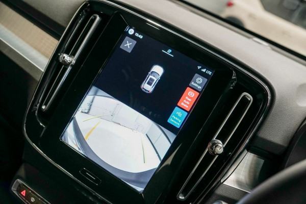 2025 MY26 Volvo XC40 XZ Plus B4 SUV Image 13