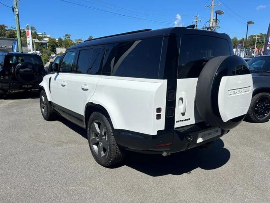 2026 Land Rover Defender L663 130 D350 X-Dynamic SE SUV Image 4