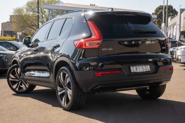 2022 MY23 Volvo XC40 XZ Ultimate B4 Dark SUV Image 2