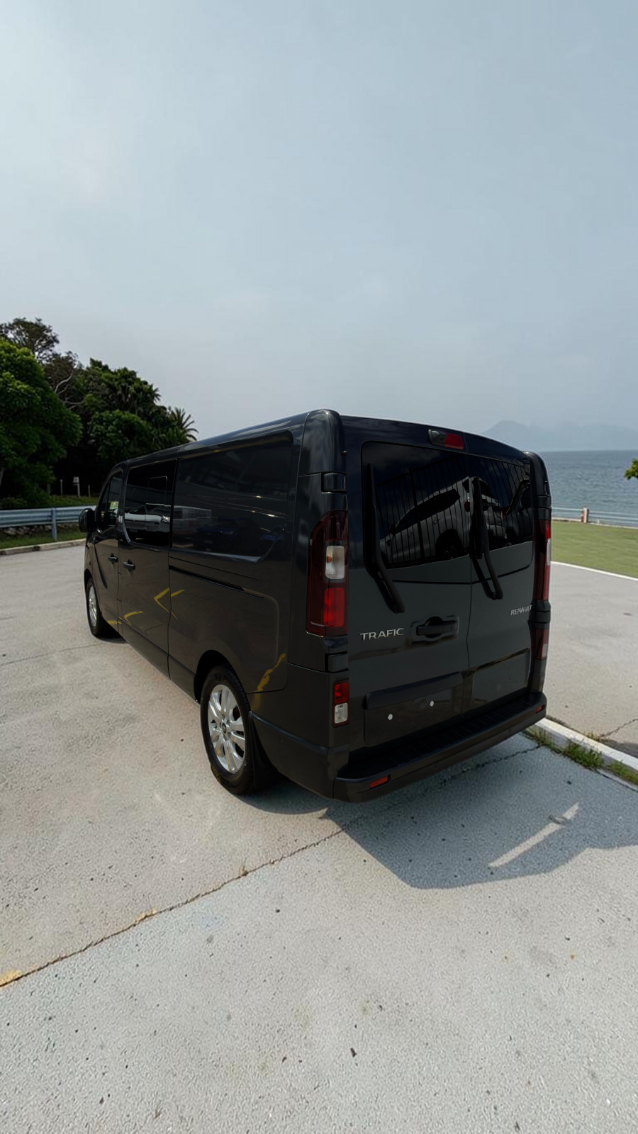 2025 Renault Trafic X82 Crew Lifestyle Van Image 5
